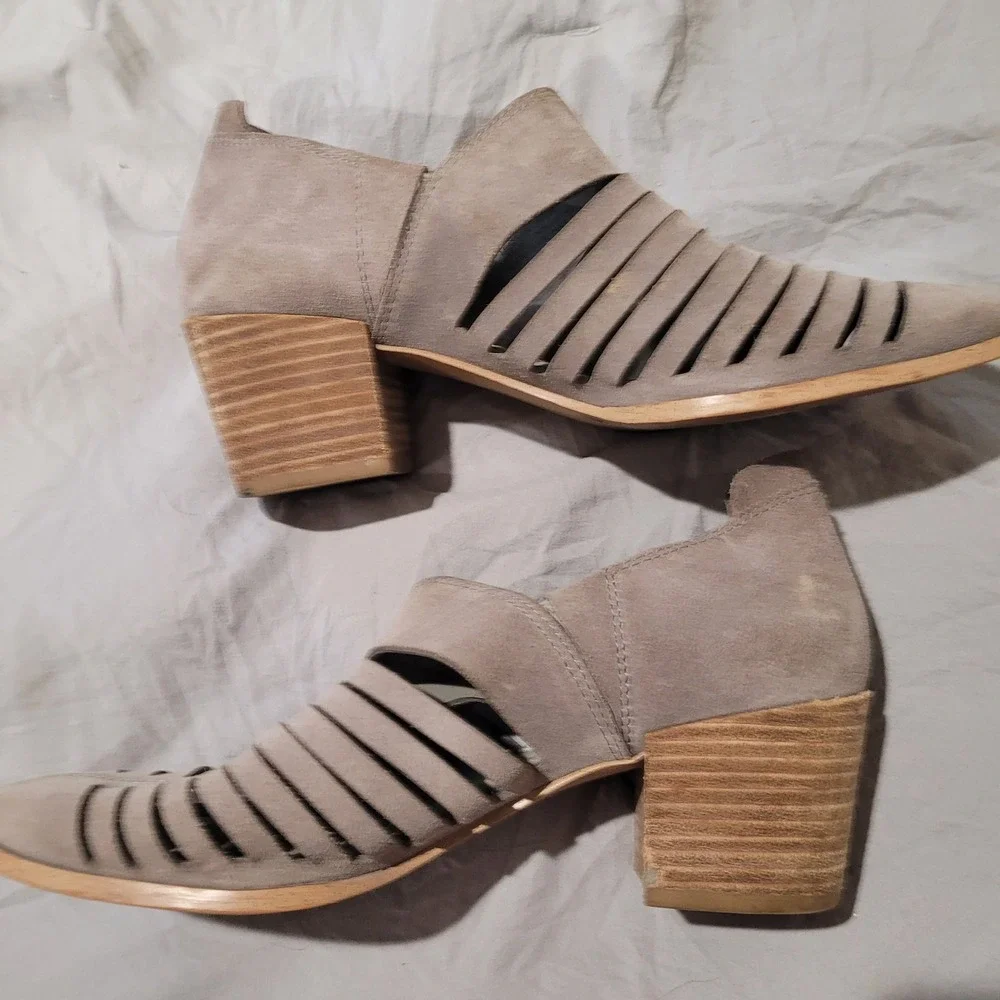 1. State Arnet Women SZ 9M Taupe Suade cage zip side block heel shoe work career